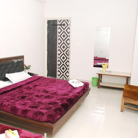 Hotel Harish Palace Агра Екстер'єр фото