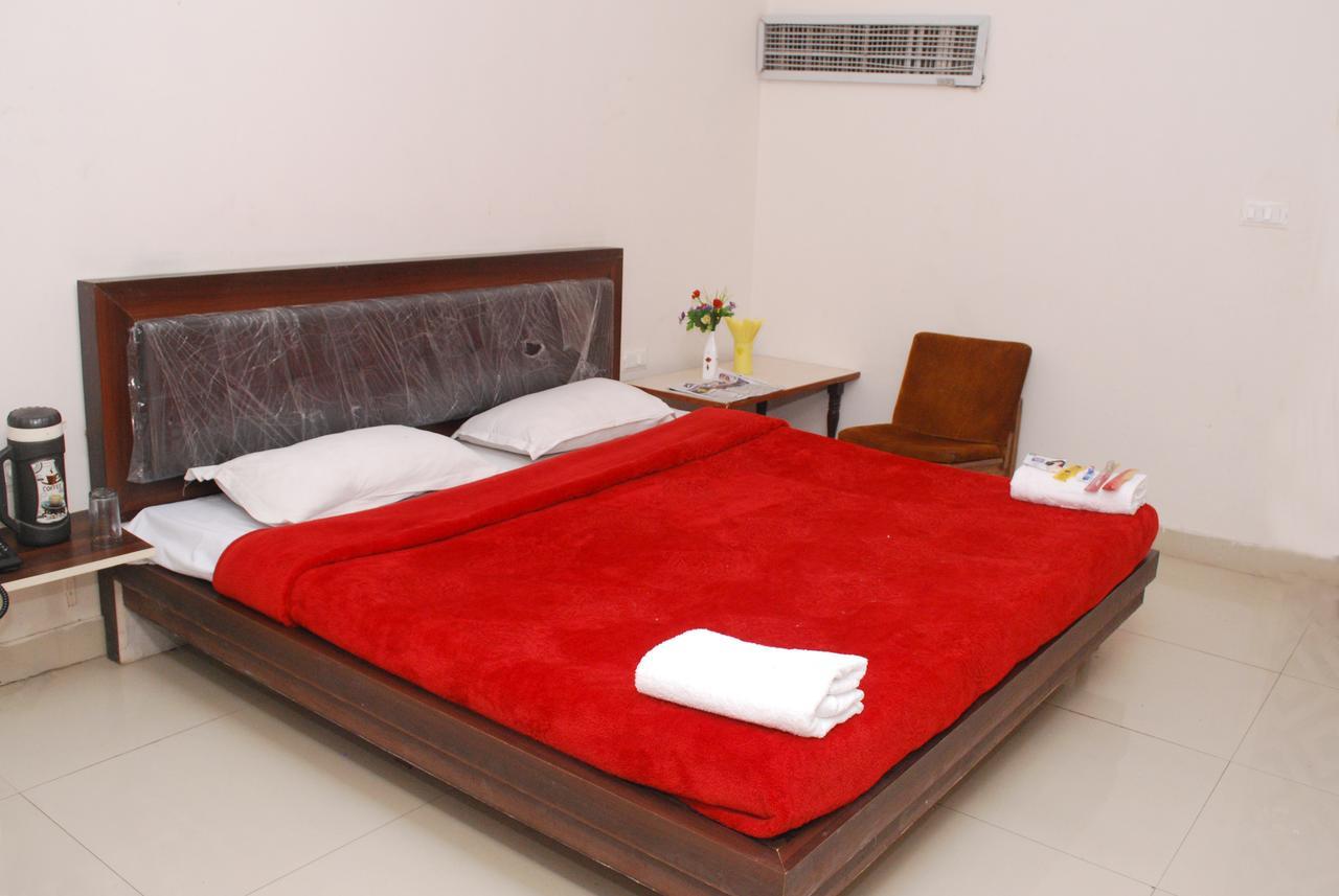 Hotel Harish Palace Агра Екстер'єр фото