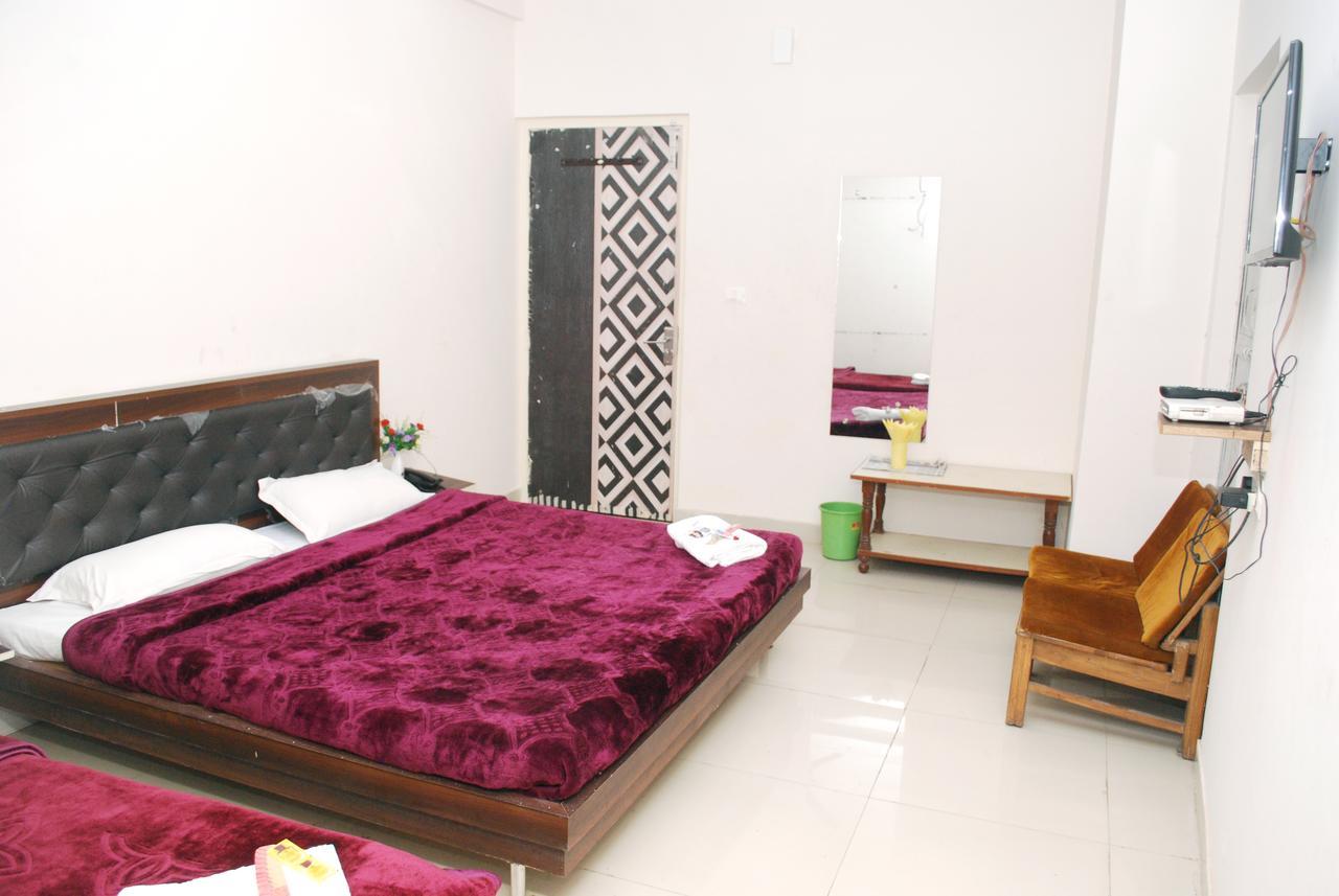 Hotel Harish Palace Агра Екстер'єр фото